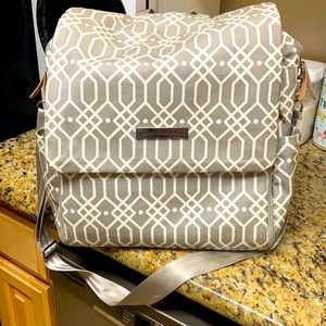 Gently Used Petunia Pickle Bottom Diaper Bag